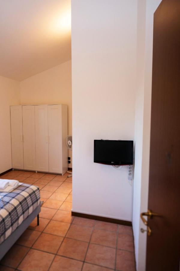 Residence San Raffaele 1 Milano Exterior foto