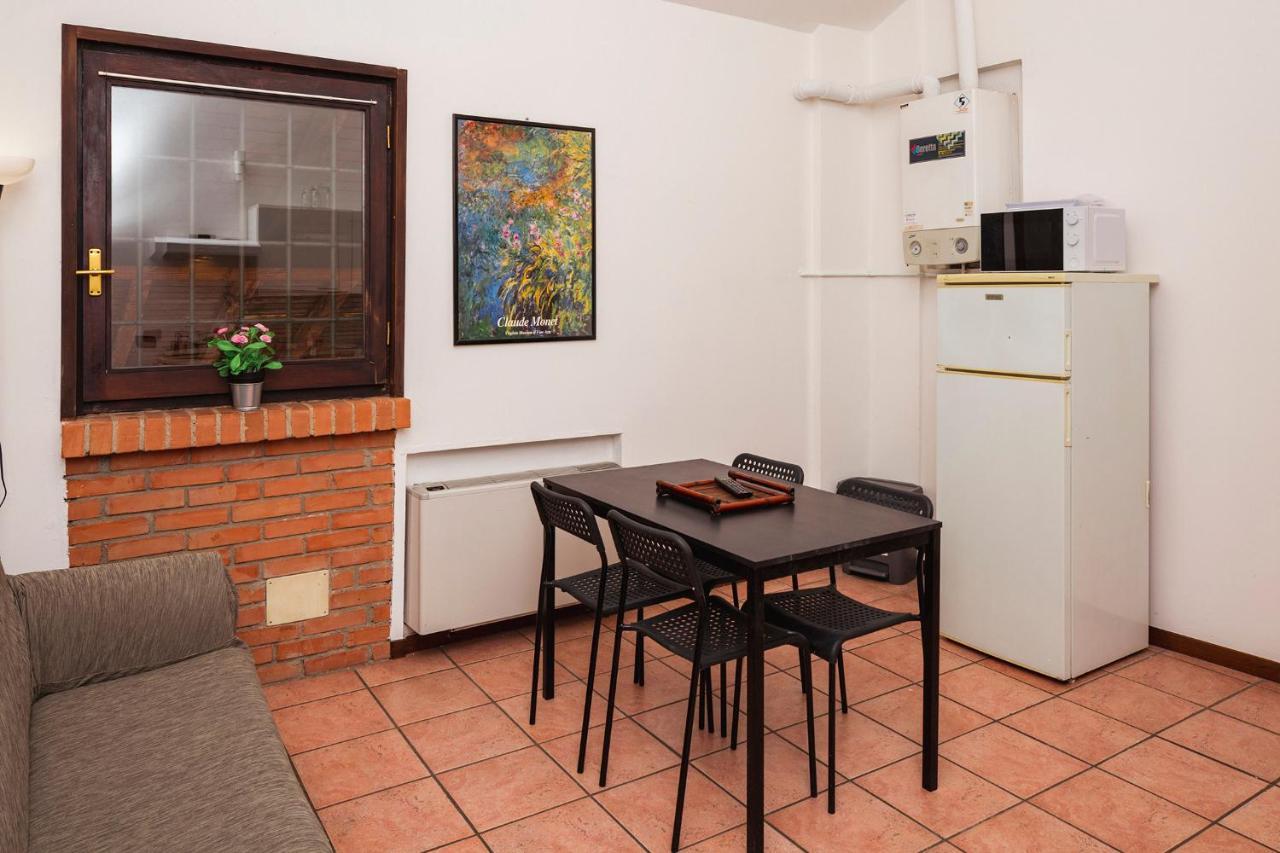 Residence San Raffaele 1 Milano Exterior foto